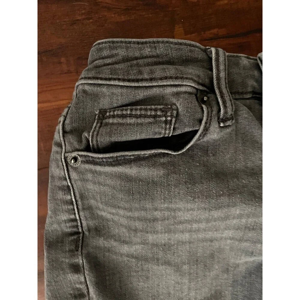 Universal Thread Junior Womens Shorts Size 00 Denim Cut Off‎ Pockets